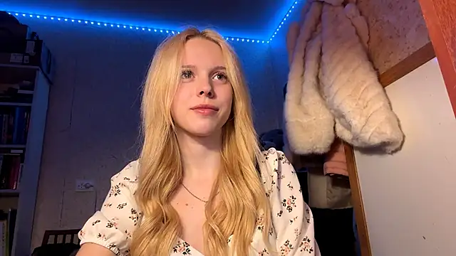 Snapshot of LiltedLube chatting on 12/05/25, 04:25 LiltedLube online show from 12/05/25, 04:25