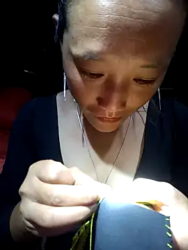 Snapshot of Phantamay chatting on 10/22/25, 12:05 Phantamay online show from 10/22/25, 12:05