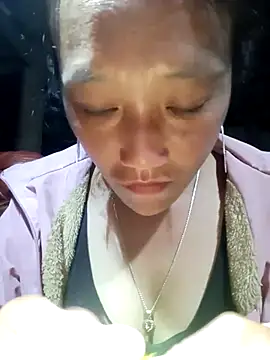 Snapshot of Phantamay chatting on 10/23/25, 01:21 Phantamay online show from 10/23/25, 01:21