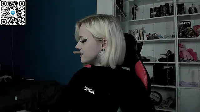 Holy Mistress S online show from 12/23/25, 09:51