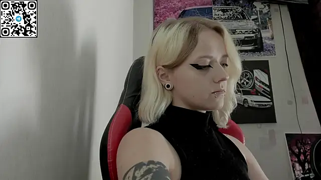 Snapshot of Holy_Mistress_S chatting on 07/14/26, 10:21 Holy Mistress S online show from 07/14/26, 10:21