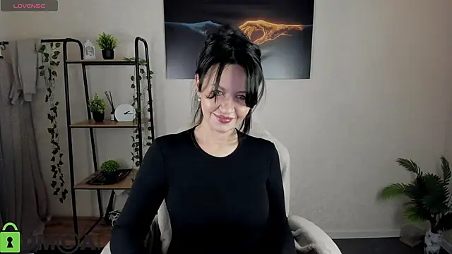 Snapshot of Sara_Devills chatting on 12/15/25, 01:10 Sara Devills online show from 12/15/25, 01:10