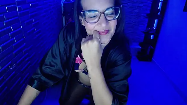 Snapshot of gisell_soto chatting on 10/23/25, 02:44 gisell soto online show from 10/23/25, 02:44