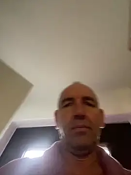 Snapshot of Lutzi1970 chatting on 11/06/25, 08:26 Lutzi1970 online show from 11/06/25, 08:26