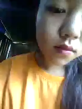 Snapshot of Quynhsumon chatting on 10/30/25, 01:29 Quynhsumon online show from 10/30/25, 01:29