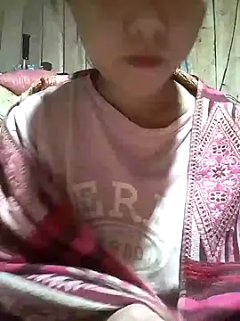 Snapshot of Quynhsumon chatting on 11/02/25, 02:30 Quynhsumon online show from 11/02/25, 02:30