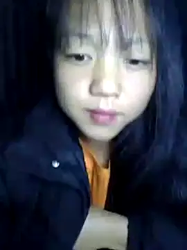 Snapshot of Quynhsumon chatting on 11/20/25, 02:39 Quynhsumon online show from 11/20/25, 02:39