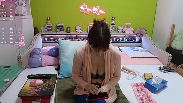  HeraLuna  online show from 02/27/26, 09:26