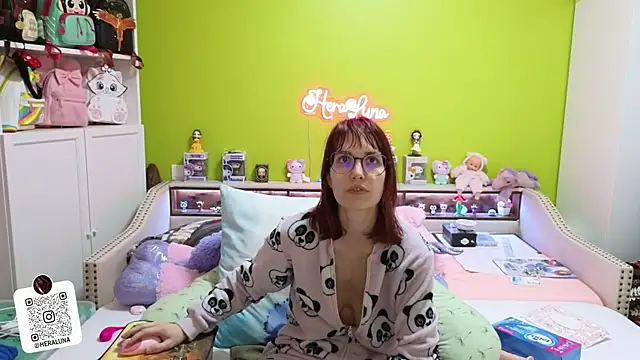  HeraLuna  online show from 04/03/26, 08:18