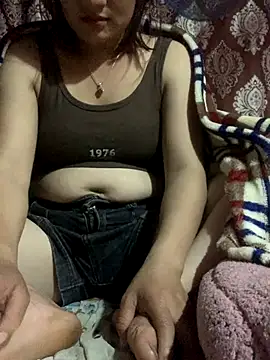 Snapshot of Lara-11 chatting on 11/08/25, 01:44 Lara-11 online show from 11/08/25, 01:44