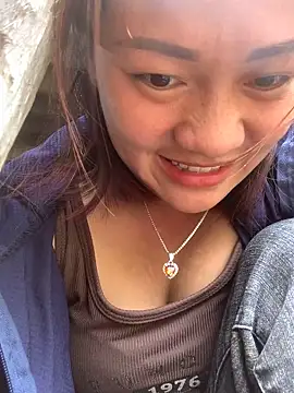 Snapshot of Lara-11 chatting on 11/16/25, 02:50 Lara-11 online show from 11/16/25, 02:50