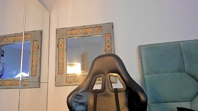 Snapshot of Mr_Strike chatting on 11/10/25, 03:05 Mr Strike online show from 11/10/25, 03:05