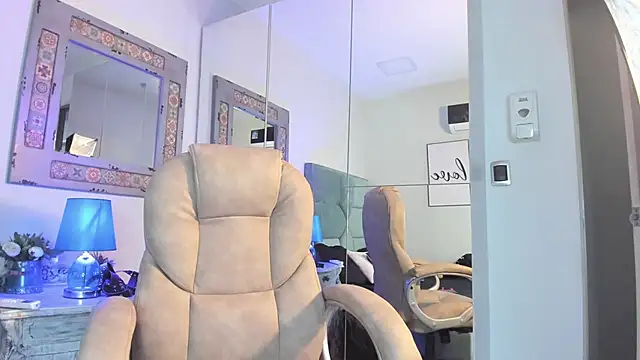 Snapshot of Mr_Strike chatting on 11/30/25, 03:32 Mr Strike online show from 11/30/25, 03:32