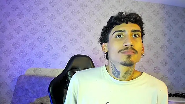 Snapshot of Mr_Strike chatting on 12/05/25, 03:15 Mr Strike online show from 12/05/25, 03:15