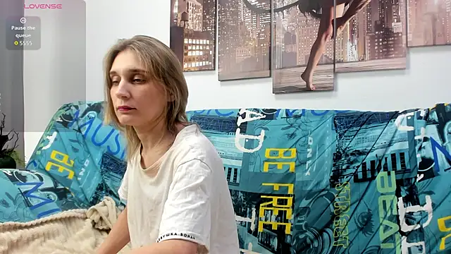 Tenderly Sophie online show from 04/10/26, 01:33