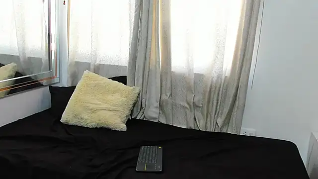 Jake HallsHot online show from 10/21/25, 06:30