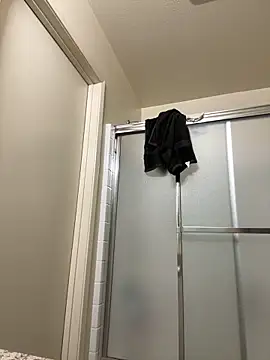 maddfreak0 online show from 12/17/25, 02:50