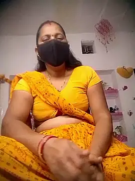 Snapshot of QRESABABY chatting on 10/26/25, 04:46 QRESABABY online show from 10/26/25, 04:46