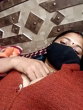 Snapshot of QRESABABY chatting on 11/18/25, 11:26 QRESABABY online show from 11/18/25, 11:26