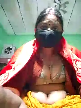 Snapshot of QRESABABY chatting on 11/26/25, 12:06 QRESABABY online show from 11/26/25, 12:06