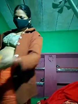 Snapshot of QRESABABY chatting on 11/27/25, 01:18 QRESABABY online show from 11/27/25, 01:18