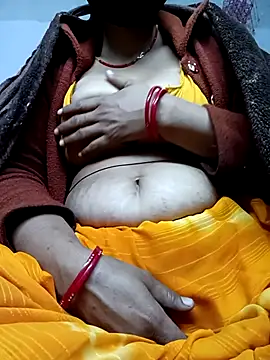 Snapshot of QRESABABY chatting on 12/15/25, 10:03 QRESABABY online show from 12/15/25, 10:03