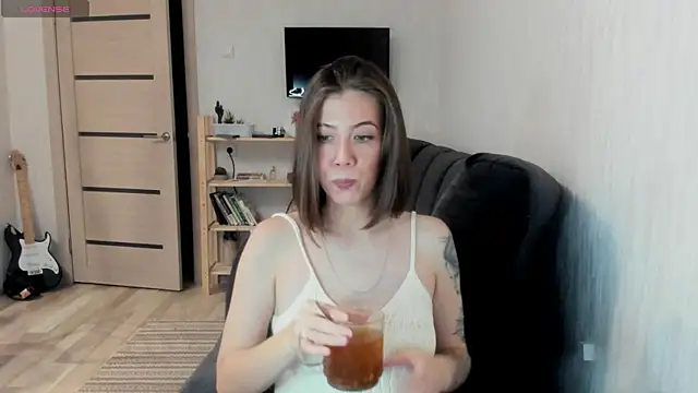 twinkle rosie online show from 11/21/25, 03:16