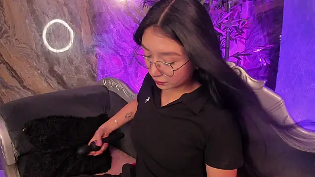 sydney miller  online show from 03/04/26, 11:33