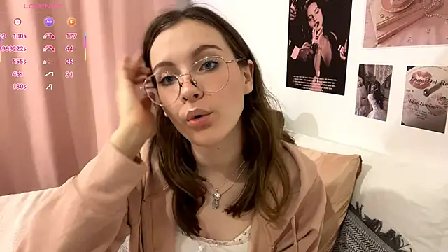 Kira Sanders online show from 11/11/25, 04:07