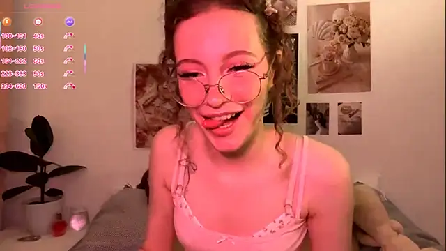 Kira Sanders online show from 11/18/25, 06:34