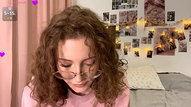 Kira Sanders online show from 11/30/25, 05:39