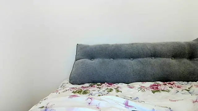 Snapshot of Blueskynicci chatting on 11/27/25, 05:26 Blueskynicci online show from 11/27/25, 05:26