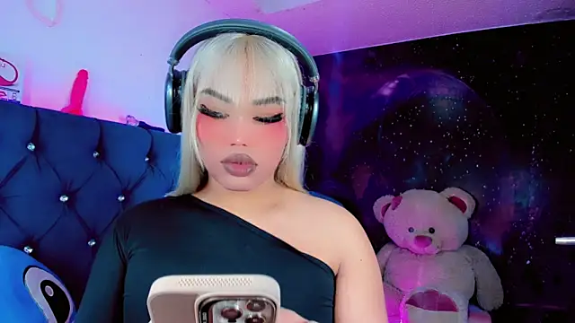 Snapshot of Alannys_xHotx chatting on 02/27/26, 11:38 Alannys xHotx online show from 02/27/26, 11:38