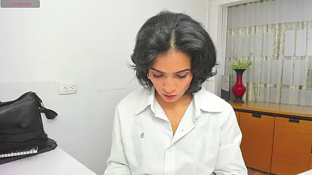 chloehanna online show from 11/11/25, 05:57