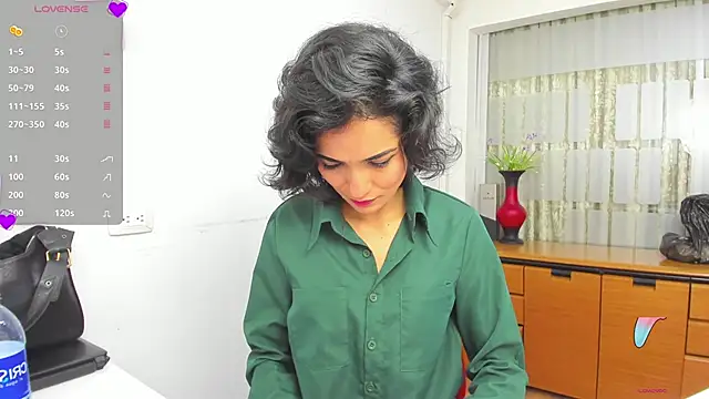 chloehanna online show from 11/27/25, 01:35