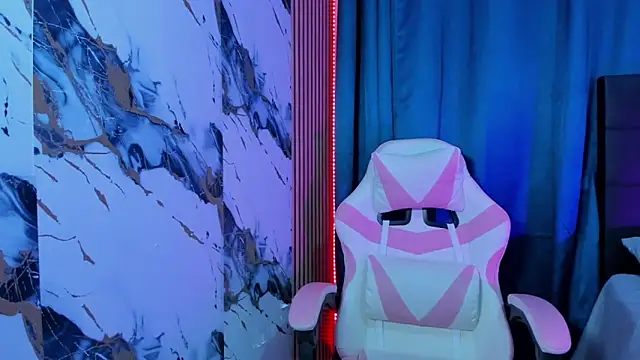 Scarlet DLuce online show from 03/15/26, 09:04