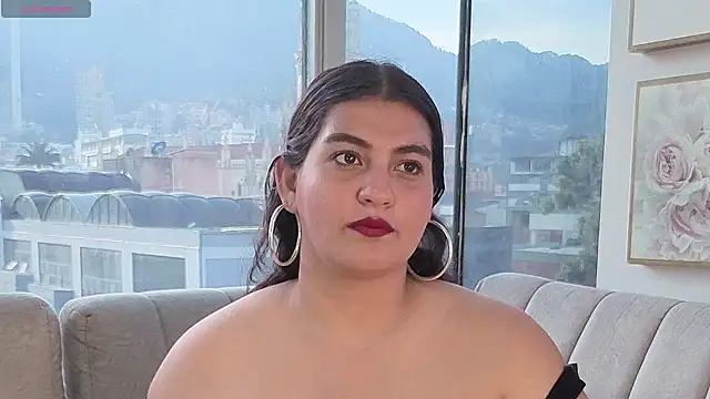 Snapshot of kendra_crow chatting on 11/11/25, 12:05 kendra crow online show from 11/11/25, 12:05