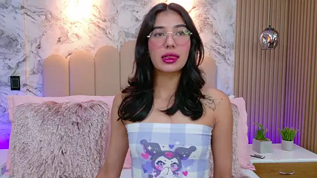 AdelineJhones online show from 03/25/26, 03:18