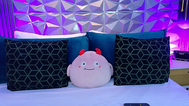 AdelineJhones online show from 06/19/26, 02:43