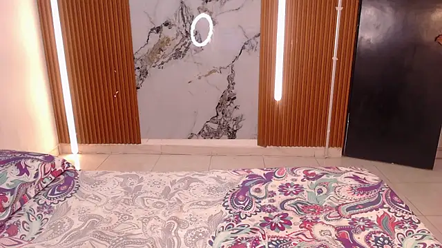 rosselyn  online show from 12/20/25, 12:34