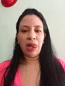 LeilaTaylor online show from 12/22/25, 01:41