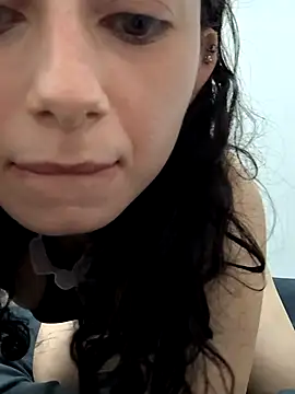 Snapshot of Meiii27 chatting on 11/01/25, 02:35 Meiii27 online show from 11/01/25, 02:35