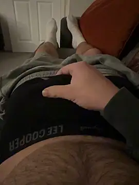 Snapshot of sevenisthemagicnum chatting on 10/31/25, 11:17 sevenisthemagicnum online show from 10/31/25, 11:17