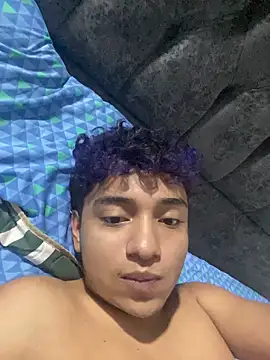 Snapshot of LiamANDJordan chatting on 11/17/25, 12:16 LiamANDJordan online show from 11/17/25, 12:16