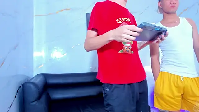 Snapshot of Room_boys_hot chatting on 11/10/25, 01:43 Room boys hot online show from 11/10/25, 01:43