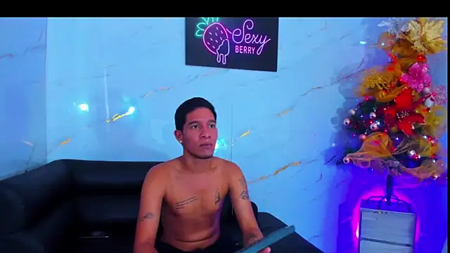 Snapshot of Room_boys_hot chatting on 11/27/25, 12:40 Room boys hot online show from 11/27/25, 12:40