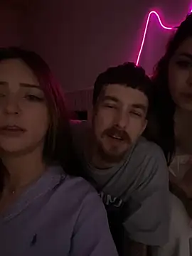 Snapshot of dorneles20 chatting on 10/22/25, 08:03 dorneles20 online show from 10/22/25, 08:03