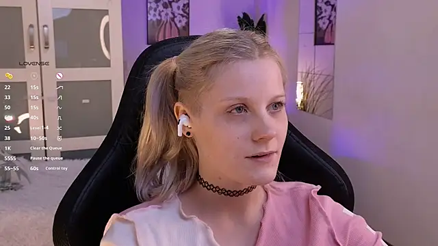 Snapshot of ShineJoan chatting on 11/29/25, 09:07 ShineJoan online show from 11/29/25, 09:07