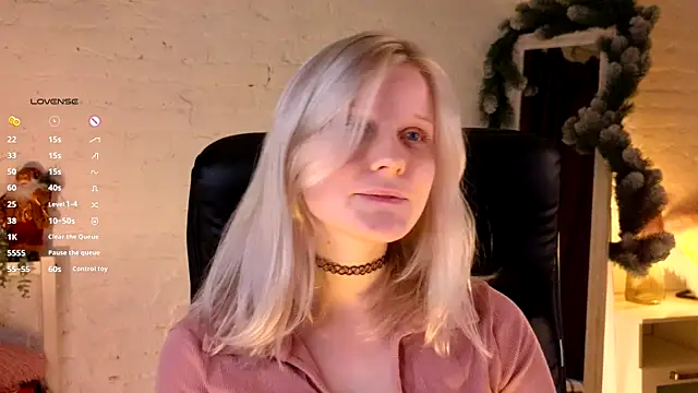 Snapshot of ShineJoan chatting on 12/04/25, 09:34 ShineJoan online show from 12/04/25, 09:34