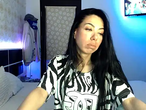 Snapshot of Amiaax chatting on 03/18/26, 04:43 Amiaax online show from 03/18/26, 04:43